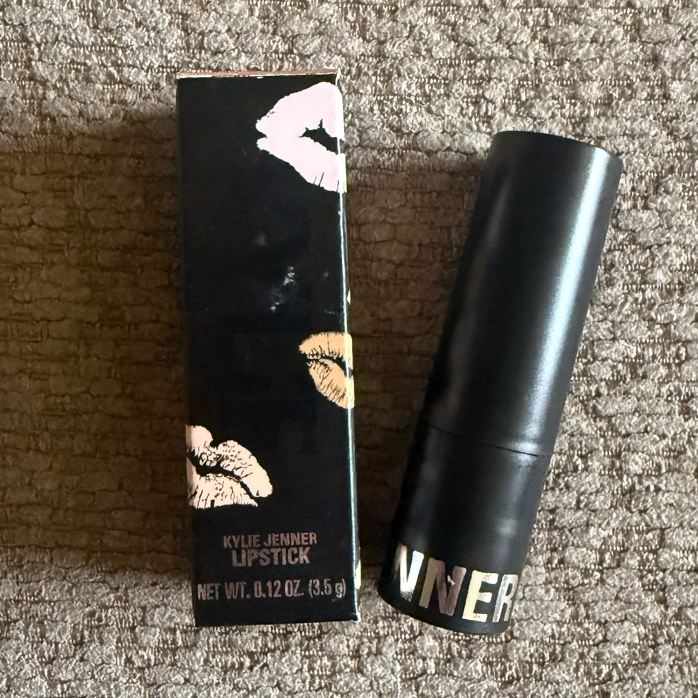 NIB Kylie Cosmetics Nova Matte Lipstick